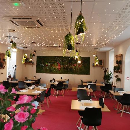 Hotel Restaurant Le Lion D'Or Gémozac Eksteriør bilde
